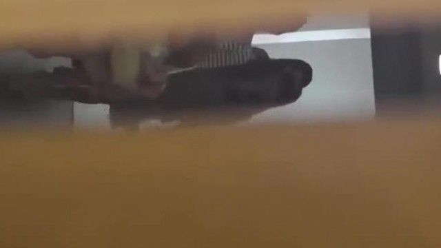 【厕所偷拍】有个妹子都上火了是时候下下火了