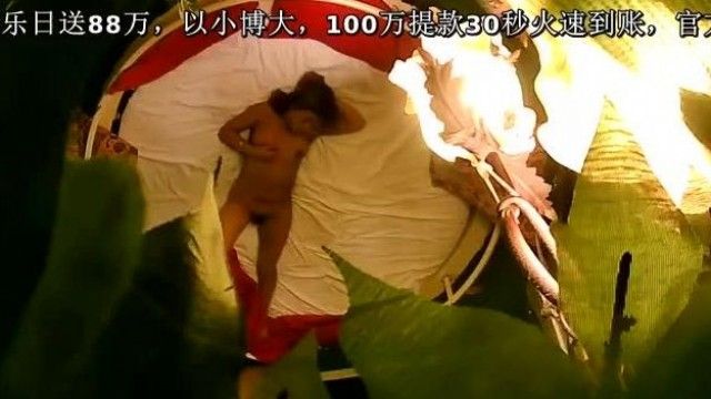 【宾馆偷拍】打炮不知道像不像他纹身一样猛