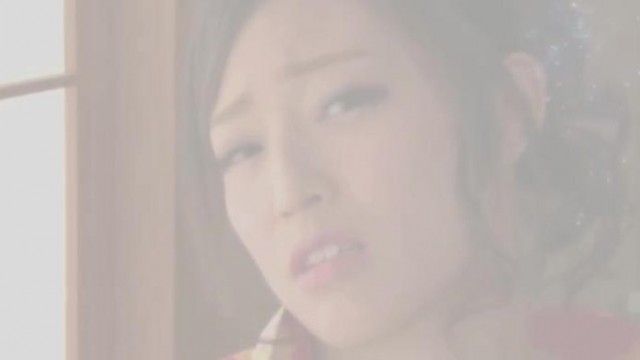 딱딱한 유카타 미녀를 취한 후 히다카 치아키