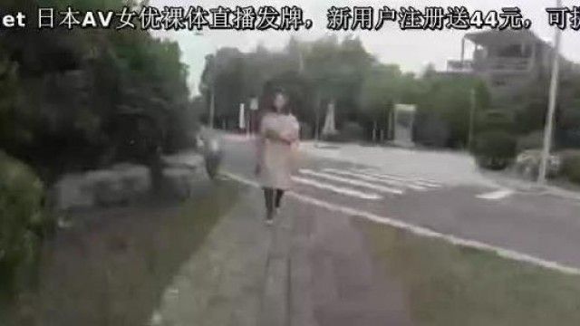 美乳网红火儿舌尖上的高潮羞耻裸体游街
