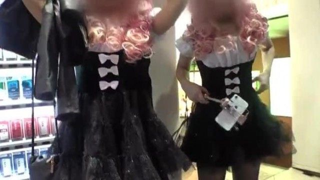 300MAAN-488 【ハロウィン 2019 in 渋谷】弾ける柔肌プリップリ尻！顔面可愛いさMAX19歳！！半乳＆ハミ尻は完全無欠の悩殺コスプレ！！酒も飲まずにノリでエロい女をパコれる最高のハロウィンパーリィナイッ！！