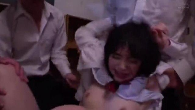 小倉由菜 満員電車で通学中の美少女女子○生を征服痴漢