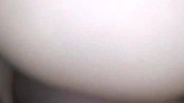 5697-セーラー服を着た清純派女子アナが道端で車の運転手と絡む