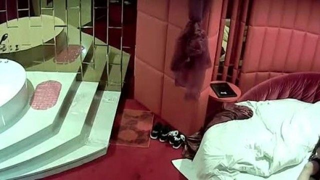5307-情趣酒店水滴摄像头盗拍猥琐中年和长发高挑美女