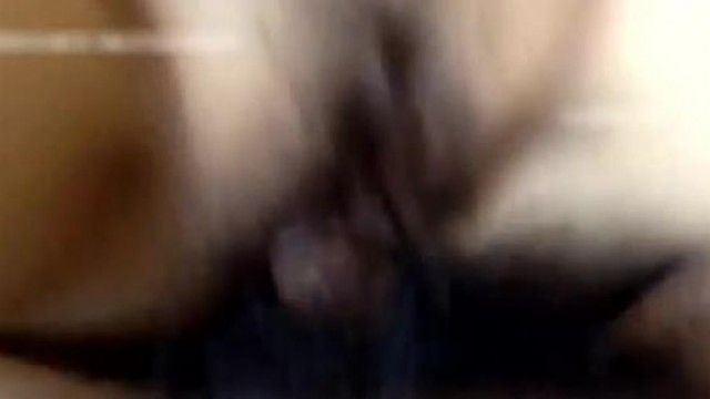 5229-美少女が親友と電話中に彼氏に部屋に連れ込まれました。