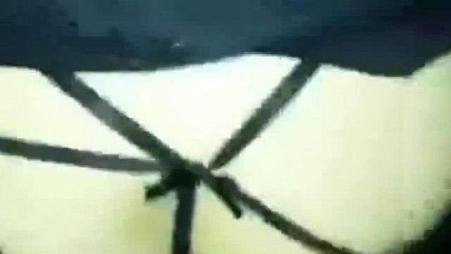 在停車場狠操丁字褲騷妹