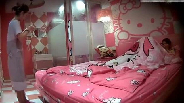 胸大髀白女神級錫士美女酒店重自拍時男友就迫不及待