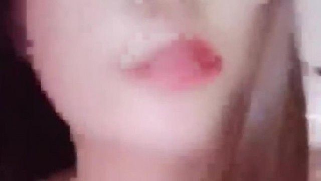 意見の相違の後、ふしだらな黒人マンコの女の子を激しくファック
