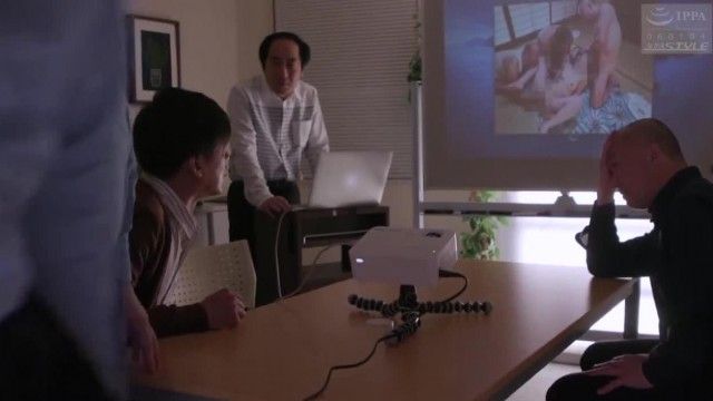 超屈辱！！ 社員旅行で全員のおもちゃにされてしまった妻 早川瑞希