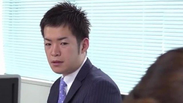 新婚の僕が出張先で女上司とまさかの相部屋 朝から晩まで性奴隷にされた逆NTR 深田えいみ