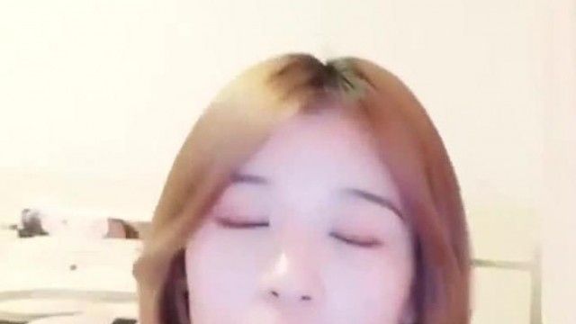 顏值不錯身材超好短發大胸美女主播與粉絲直播啪