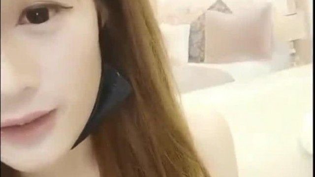 美人アンカーのシャンシャンが私室で全裸で生放送、スリムな体型とマンコが綺麗すぎる