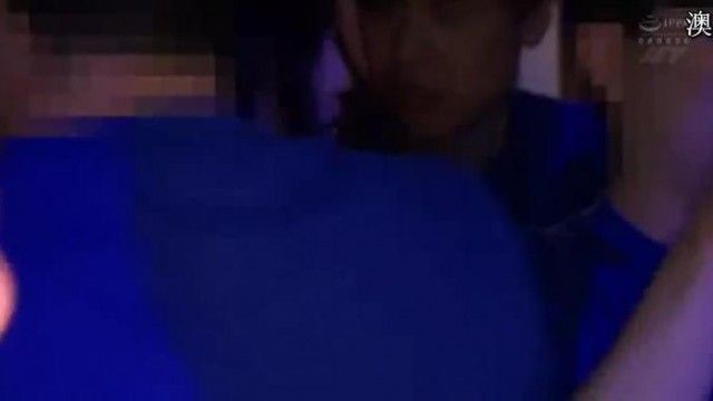 日本國家隊NTR在運動酒吧看比賽女友全身濕透了3遍