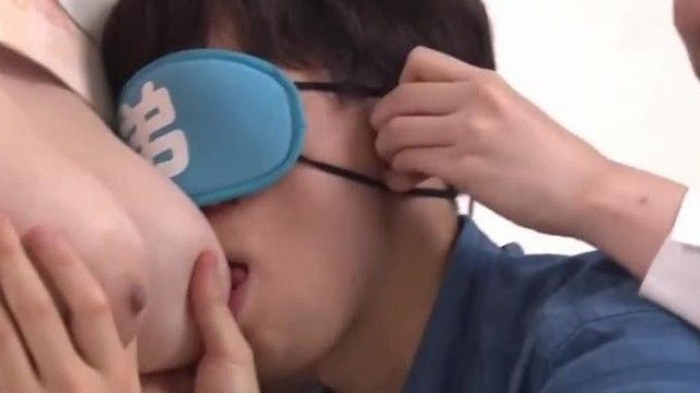 남동생이라면 누나의 알몸 맞춰보세요! 큰 가슴 세 자매 SP