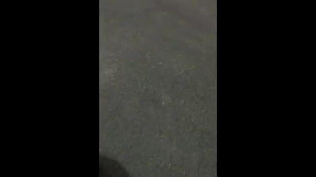 对白有趣屌丝男直播推拿洗浴中心马路边搭讪个少妇型按摩女技师