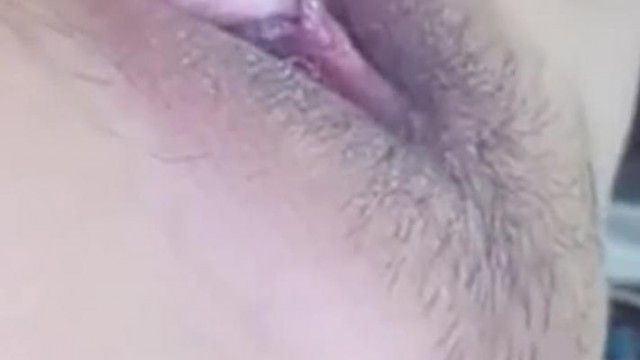 [Domestic Masturbation Live Broadcast] The gun machine penetrates quickly and deeply, moaning and screaming that it feels good