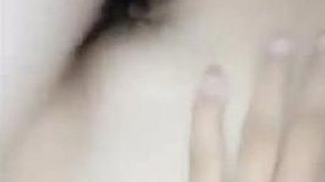 逍遥龙哥团队出租屋搞白虎小妹淫乱直播 像吃了春药一样狂操妹子[724MB]