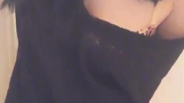Micro-filmed Welfare National Goddess Shows Sexy Leopard Print Panties Flashing Big Boobs