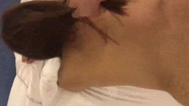 我鸡巴大不大快叫爸爸刚刮完鸡巴毛的屌哥和商学院女同学开房对白清晰1080P高清无水印