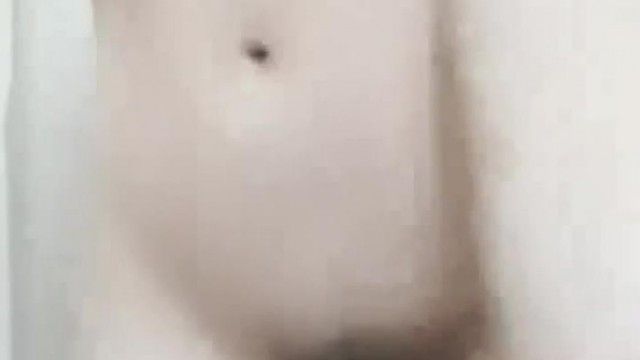 青春少女初音再度来袭全裸自慰