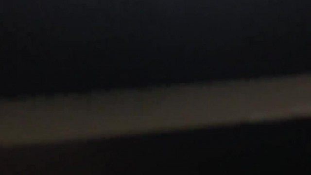独占動画：風呂上りに全裸で電話するCカップの可愛い若妻が扇風機で膣を吹いているのを窓から覗き見る最低な男（完全版）