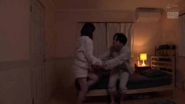 朝がくるまで射精させる種搾りプレス深田えいみ