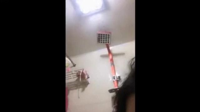 [国内] 裕福な男性がネチズンに見せるライブ SM で美少女を調教 - 裕福な人は本当に遊び方を知っている - 中国語会話