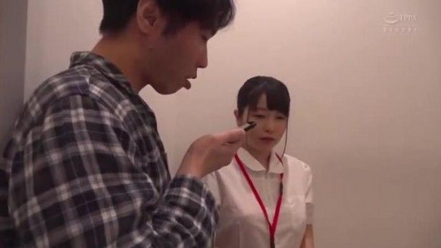 ぶっかけられた巨乳看護師 赤渕蓮