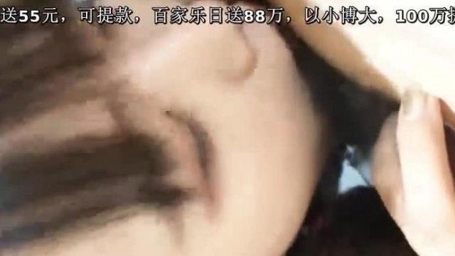 与校内男友不雅啪啪自拍深喉口爆吐精
