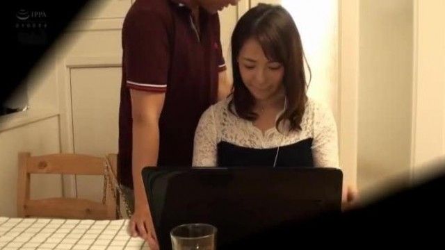 完全盗撮 同じアパートに住む美人妻2人と仲良くなって部屋に連れ込んでめちゃくちゃセックスした件。其の