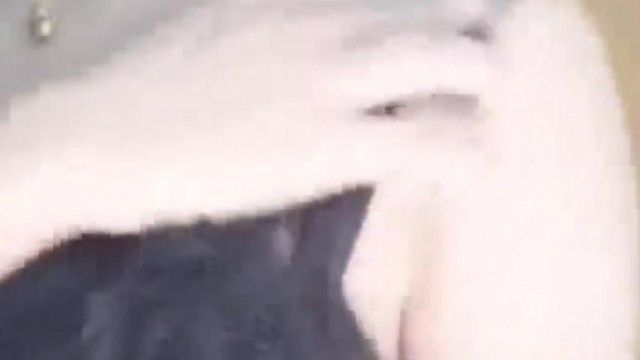 美女自慰双指激情抽插浪叫高潮淫语不断非常诱惑