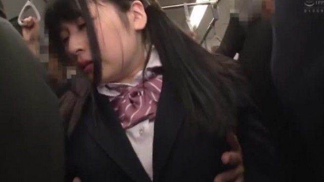 パンツ内大量射精電車痴漢