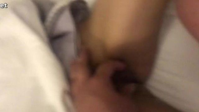 银行小姐姐为拉大客户被套路灌醉被干用过的避孕套放嘴上精