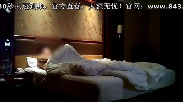 Mr. Hong (Fengyue Old Driver) fucked a beautiful internet celebrity~ The pure and energetic beautiful girl was still smiling sweetly while being fucked~