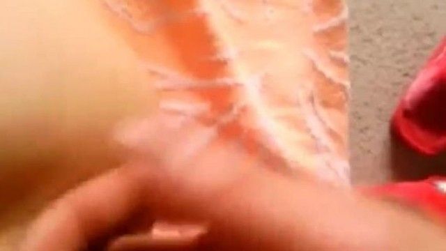 麻雀の後、店主の奥さんと激しいセックスをしました。子供たちはもう幼稚園で、どんなに騒いでも誰も気にしません。