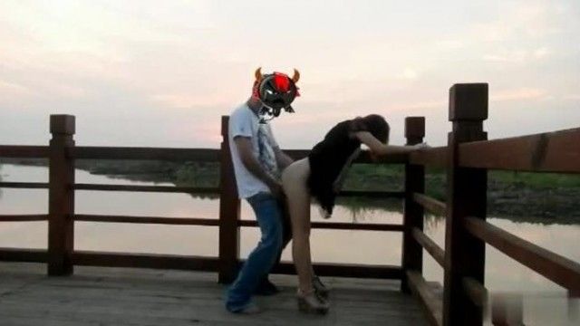 新婚夫妻的蜜月旅行~按摩房、风景区和游泳池都是我们的性爱擂台~