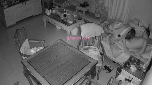 你的居家智慧摄影机安全吗?!老夫老妻床上运动~体位变换直到相拥大爆射!!