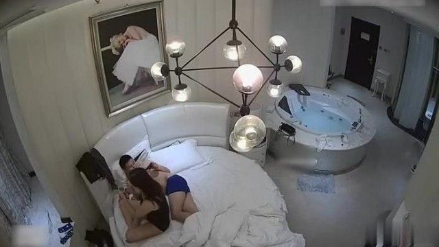 [酒店偷拍] 时尚性感的OL正妹~下班直奔酒店找男友啪啪~?我一见你就想啪啪~?换上女僕装加倍诱惑!!