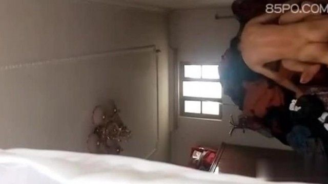 阿姨偷情裙子都还没脱撩起来就马上开始了