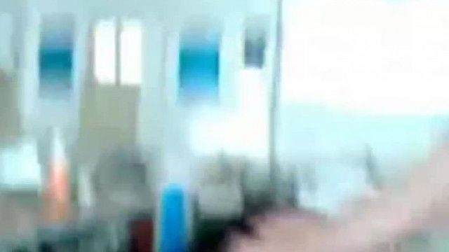 [国语有声]可爱高中生和屁孩，在教室堆满书的桌上性爱自拍