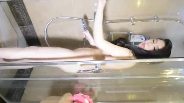 高級中国人モデル慕容子山の大規模な個人撮影とシャワービデオが流出