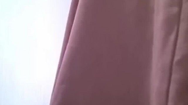 没想到妳棒赛的时候这么正(?? ? ?)?偷拍多位正妹上厕所都在做甚么