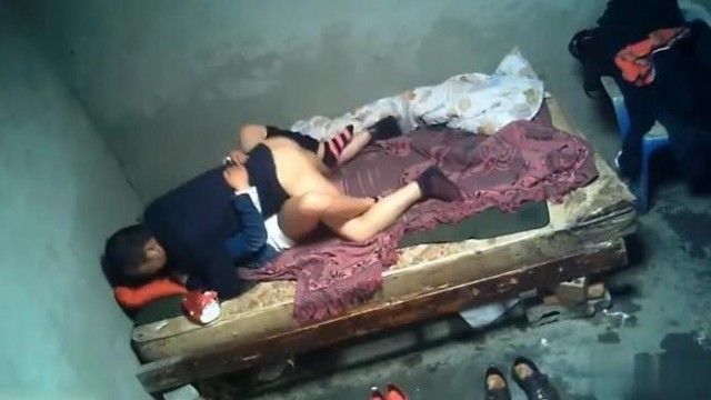 街道を塞ぐ少女と中年おじさんの関係!! 何度も何度も犯されて ～妻に内緒でずっと飼っていたい～