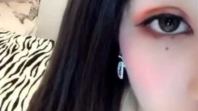 大西几眼下痣的极品诱惑~古典主播的情慾探索~ (1)