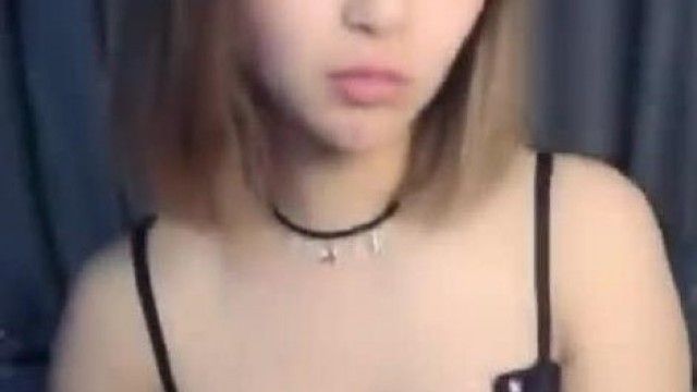 ショートヘアのアンカーが情熱的なセックス ～ラッキーなファンもベッドで幸せ～