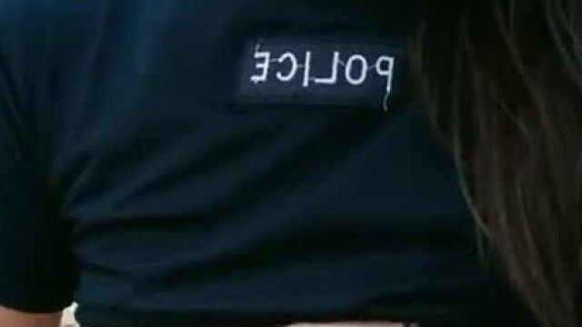 主播真競爭~性感美女和男友下鄉啪啪~後面還有老頭在工作~