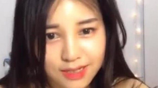 [韩国] 事业线深似海~大眼主播在线裸聊~ (2)