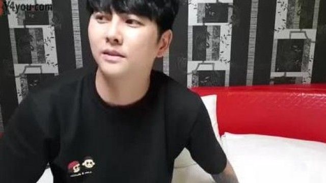 [Korea] Stripping host and her boyfriend play together~Take off your clothes if you want to play~ (1)