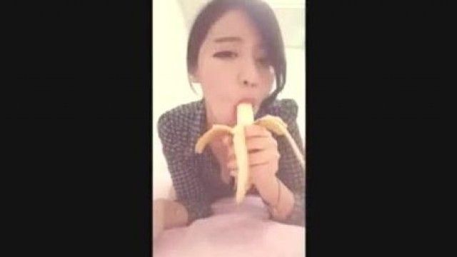 【韓国】女神級アンカー～笑顔も笑顔も思わず立ち止まってしまう美乳娘（16）