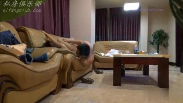[精选偷拍!]98年李X语认证骚逼一枚:老公,快用力插我,插深一点! 一不注意直接射
